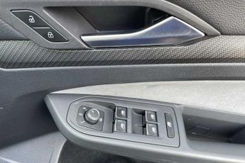 Volkswagen Golf 1.5 eTSI 150 R-Line 5dr DSG