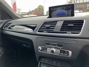 Audi Q3 Black Edition 2.0 TFSI quattro 180 PS S tronic