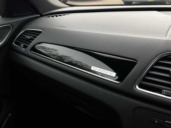 Audi Q3 Black Edition 2.0 TFSI quattro 180 PS S tronic