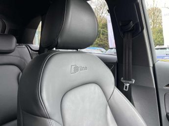Audi Q3 Black Edition 2.0 TFSI quattro 180 PS S tronic