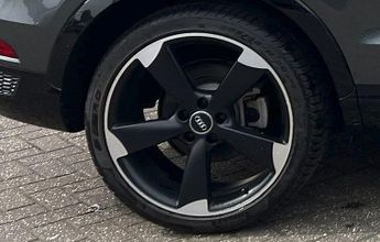 Audi Q3 Black Edition 2.0 TFSI quattro 180 PS S tronic