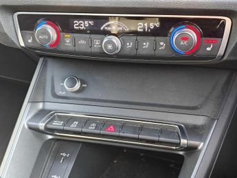 Audi Q3 S line 35 TFSI  150 PS S tronic