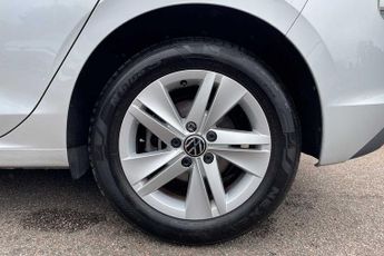 Volkswagen Golf 1.5 eTSI 150 Life 5dr DSG