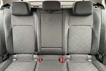 Volkswagen Golf 1.5 eTSI 150 Life 5dr DSG