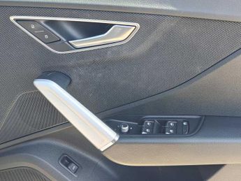 Audi Q2 Black Edition 35 TFSI  150 PS S tronic