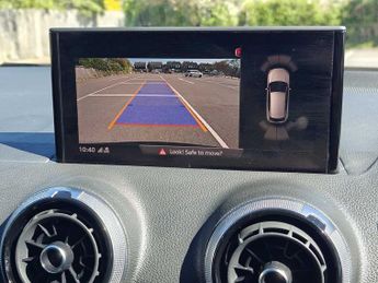 Audi Q2 Black Edition 35 TFSI  150 PS S tronic