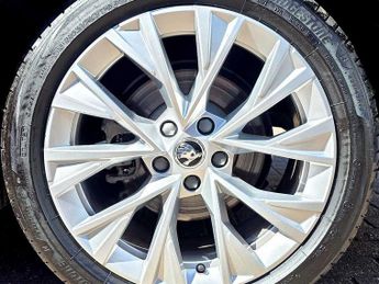 SKODA Superb 1.5 TSI e-TEC SE L 5dr DSG