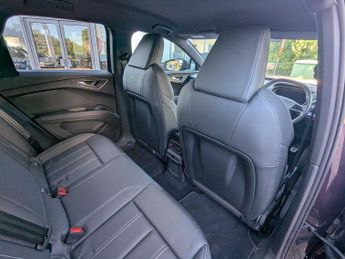 Audi Q4 E-tron Q4  (S) Black Edition 40 e-tron  150,00 kW