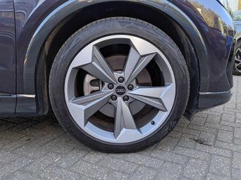 Audi Q4 E-tron Q4  (S) Black Edition 40 e-tron  150,00 kW