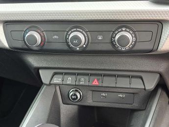Audi A1 Sportback S line 30 TFSI  110 PS S tronic