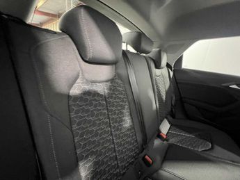 Audi A1 Sportback Sport 30 TFSI  110 PS S tronic