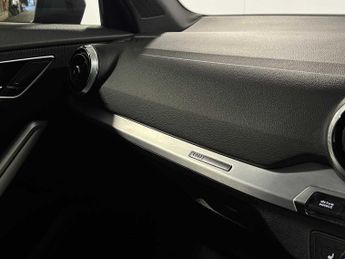Audi Q2 S line 35 TFSI  150 PS S tronic
