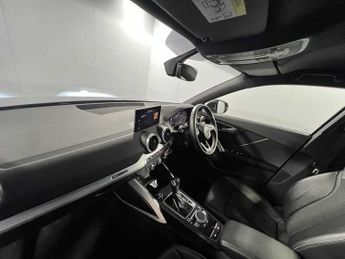 Audi Q2 S line 35 TFSI  150 PS S tronic