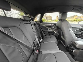 Audi Q3 S line 35 TFSI  150 PS S tronic