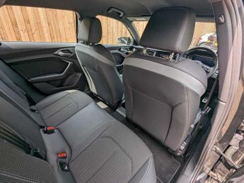 Audi A1 Sportback S line 30 TFSI  110 PS S tronic