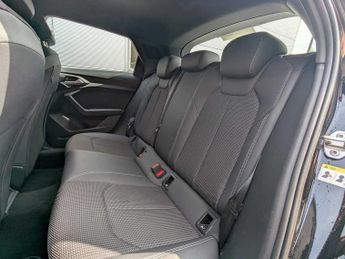 Audi A1 Sportback S line 30 TFSI  110 PS S tronic