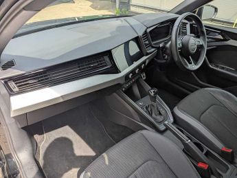 Audi A1 Sportback S line 30 TFSI  110 PS S tronic
