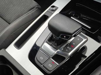 Audi Q5 S line 50 TFSI e quattro 299 PS S tronic