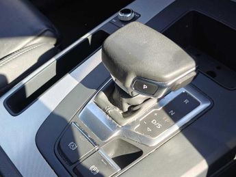 Audi Q5 Sport 45 TFSI quattro 265 PS S tronic