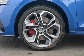 SKODA Octavia vRS Hatch 1.4 TSI (245ps) vRS iV DSG