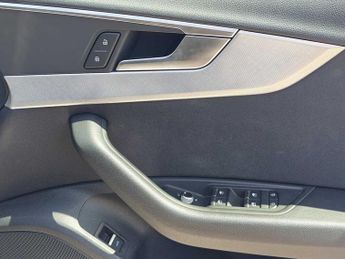 Audi A4 Avant Technik 35 TFSI  150 PS S tronic
