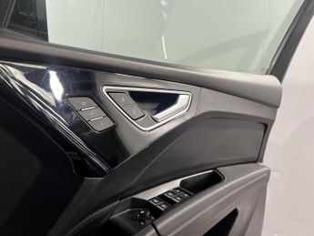 Audi Q4 E-tron Q4  Edition 1 50 e-tron quattro 220,00 kW