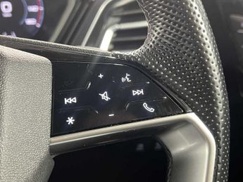 Audi Q4 E-tron Q4  Edition 1 50 e-tron quattro 220,00 kW
