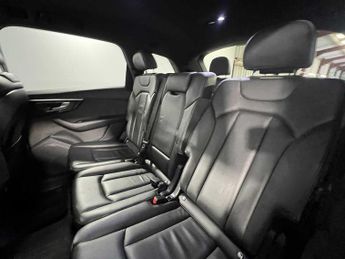 Audi Q7 Black Edition 50 TDI quattro 286 PS tiptronic