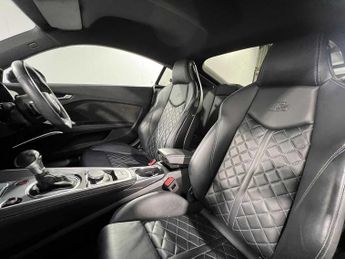 Audi TT S Coup- Black Edition TFSI  306 PS S tronic