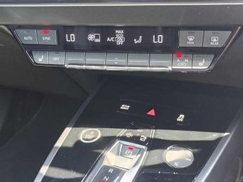 Audi Q4 E-tron Q4  S line 45 e-tron  210,00 kW