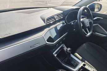 Audi Q3 Technik 45 TFSI e  245 PS S tronic