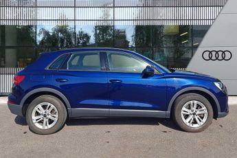Audi Q3 Technik 45 TFSI e  245 PS S tronic