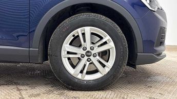 Audi Q3 Technik 45 TFSI e  245 PS S tronic