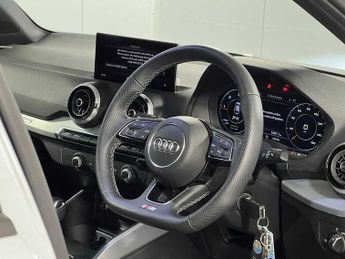 Audi Q2 Black Edition 35 TDI quattro 150 PS S tronic