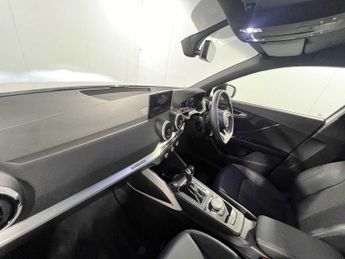 Audi Q2 Black Edition 35 TDI quattro 150 PS S tronic