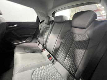 Audi A1 Sportback Sport 25 TFSI  95 PS S tronic