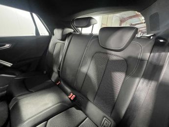 Audi Q2 S line 35 TFSI  150 PS S tronic