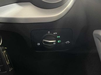 Audi Q2 S line 35 TFSI  150 PS S tronic