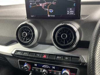 Audi Q2 S line 35 TFSI  150 PS S tronic