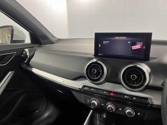 Audi Q2 S line 35 TFSI  150 PS S tronic