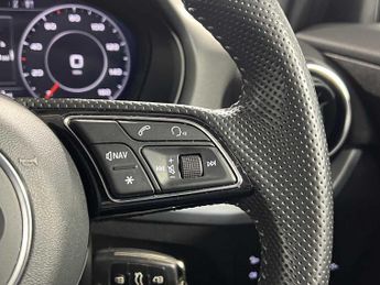 Audi Q2 S line 30 TDI  116 PS S tronic