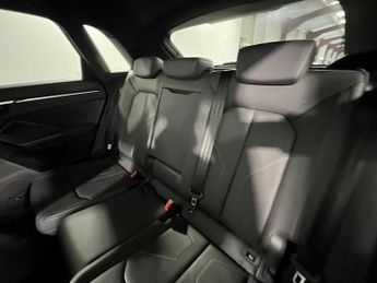 Audi Q3 Black Edition 35 TFSI  150 PS S tronic