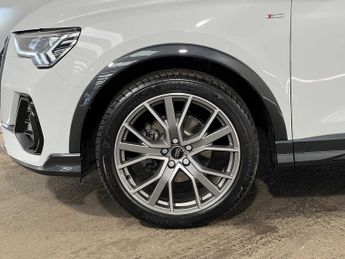 Audi Q3 Black Edition 35 TFSI  150 PS S tronic