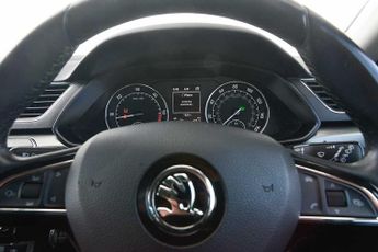 SKODA Superb 2.0 TDI CR SE L Executive 5dr DSG