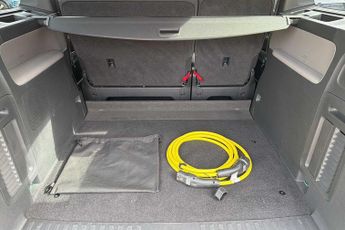 Volkswagen ID. Buzz 150kW Life Pro 77kWh 5dr Auto