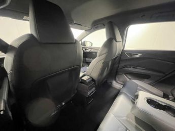 Audi Q4 E-tron Q4  Sport 45 e-tron  210,00 kW