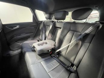 Audi Q4 E-tron Q4  Sport 45 e-tron  210,00 kW