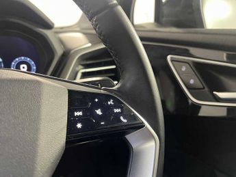 Audi Q4 E-tron Q4  Sport 45 e-tron  210,00 kW
