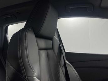 Audi Q4 E-tron Q4  Sport 45 e-tron  210,00 kW