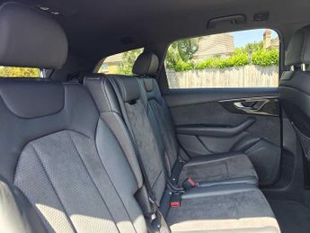 Audi Q7 Black Edition 55 TFSI quattro 340 PS tiptronic
